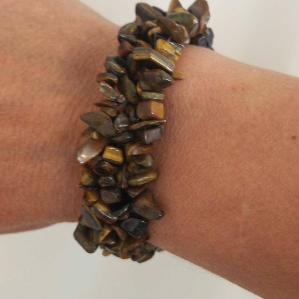 Chunky elastic brown beaded bracelet